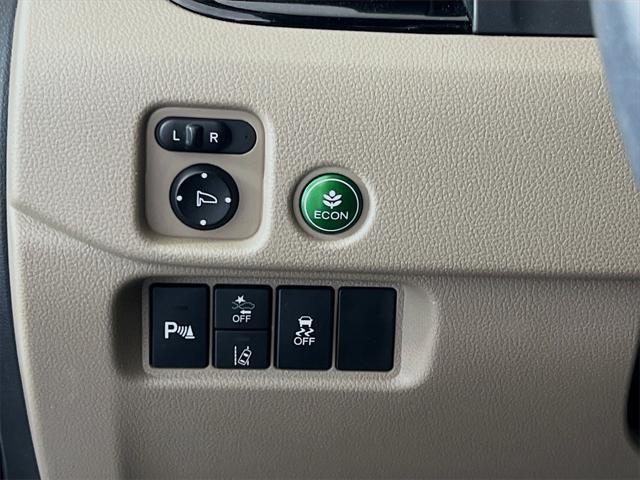 used 2022 Honda Pilot car, priced at $35,676