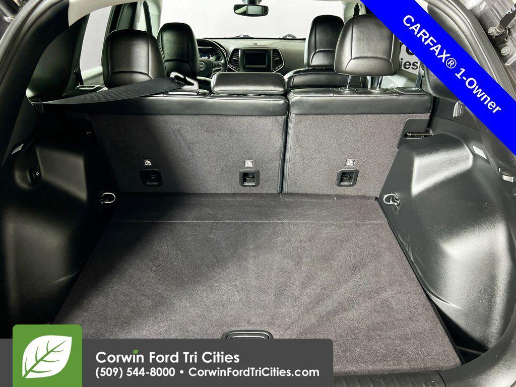 used 2019 Jeep Cherokee car, priced at $18,989