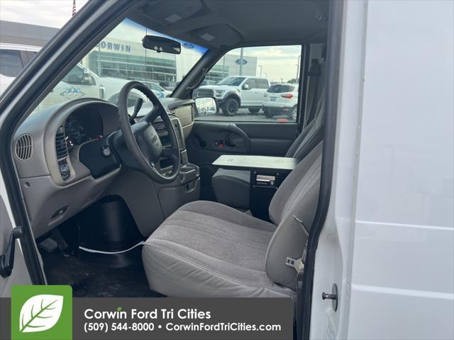 used 2000 GMC Safari car, priced at $5,999
