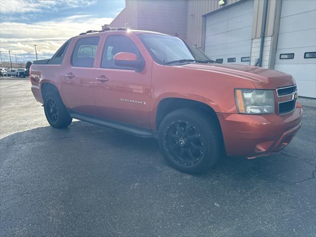 used 2007 Chevrolet Avalanche car, priced at $9,999