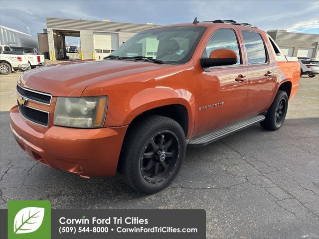 used 2007 Chevrolet Avalanche car, priced at $9,999