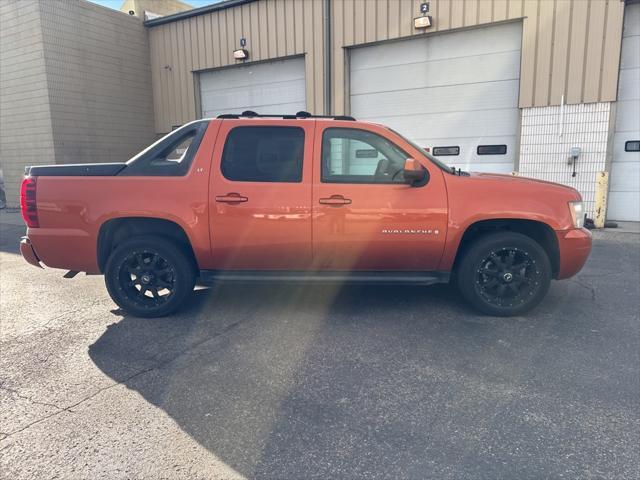 used 2007 Chevrolet Avalanche car, priced at $9,999