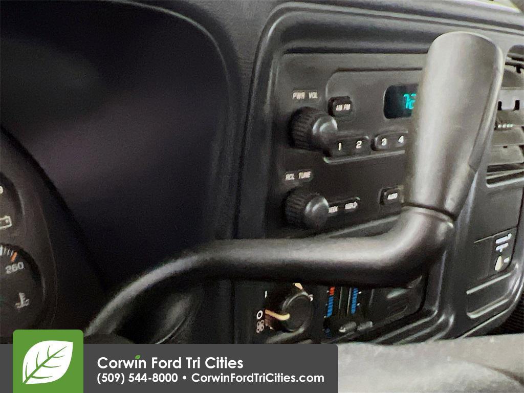 used 2006 Chevrolet Silverado 2500 car, priced at $13,555