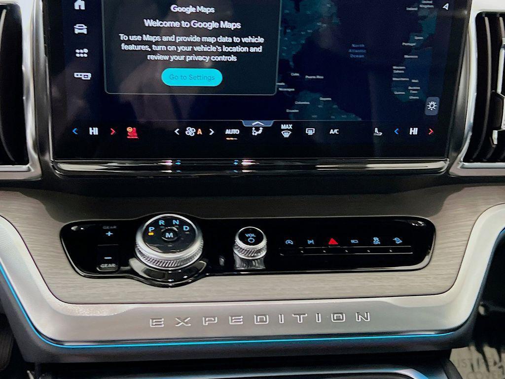 new 2025 Ford Expedition car, priced at $80,255