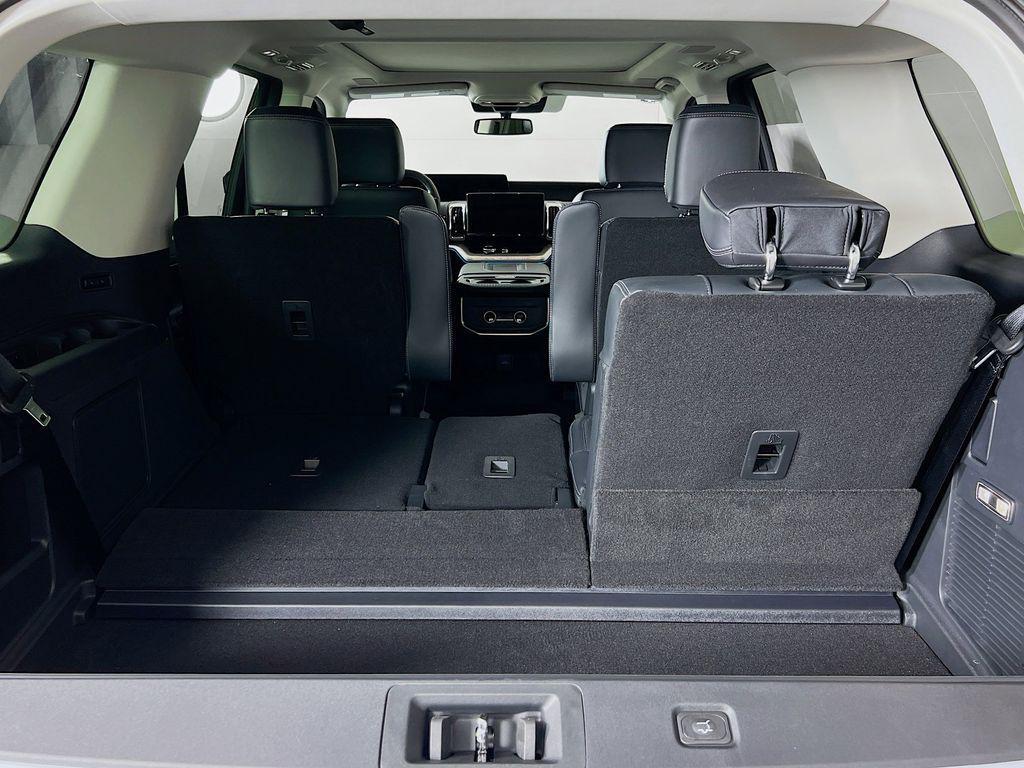 new 2025 Ford Expedition car, priced at $80,255