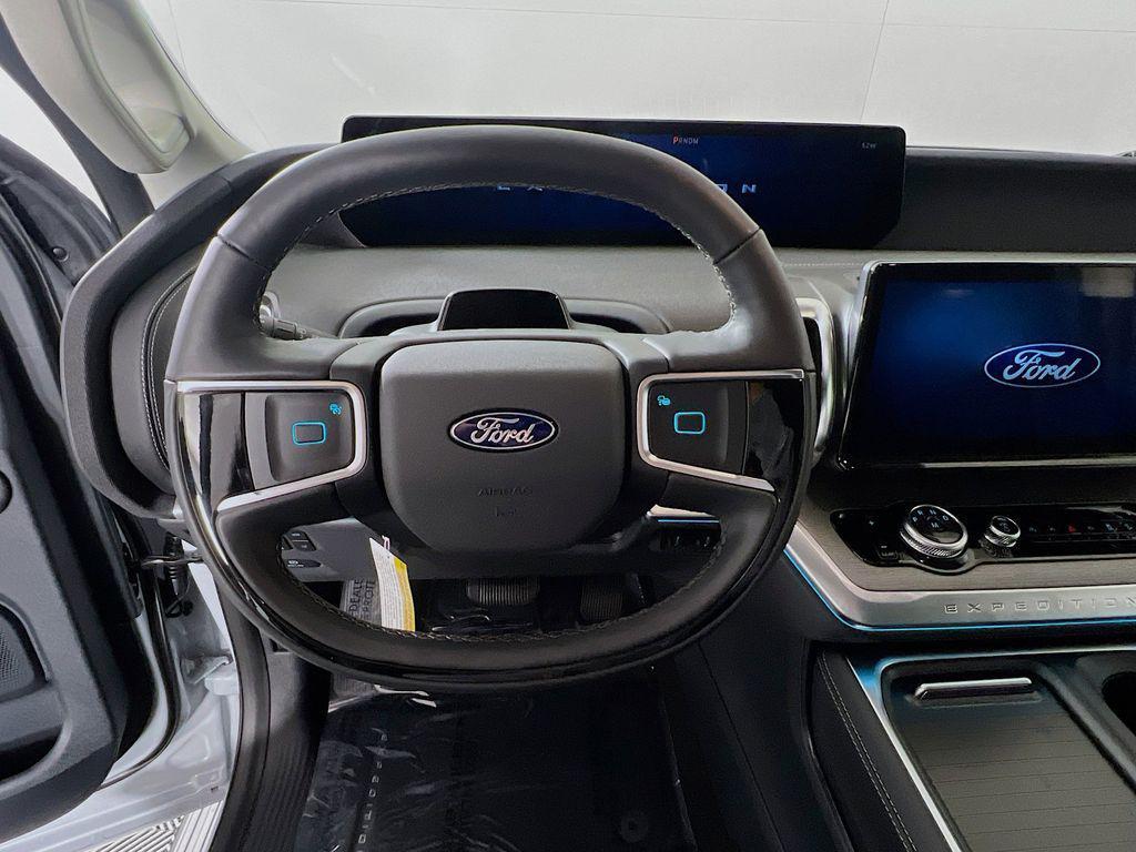 new 2025 Ford Expedition car, priced at $80,255