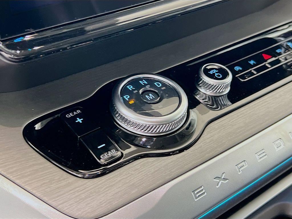 new 2025 Ford Expedition car, priced at $80,255