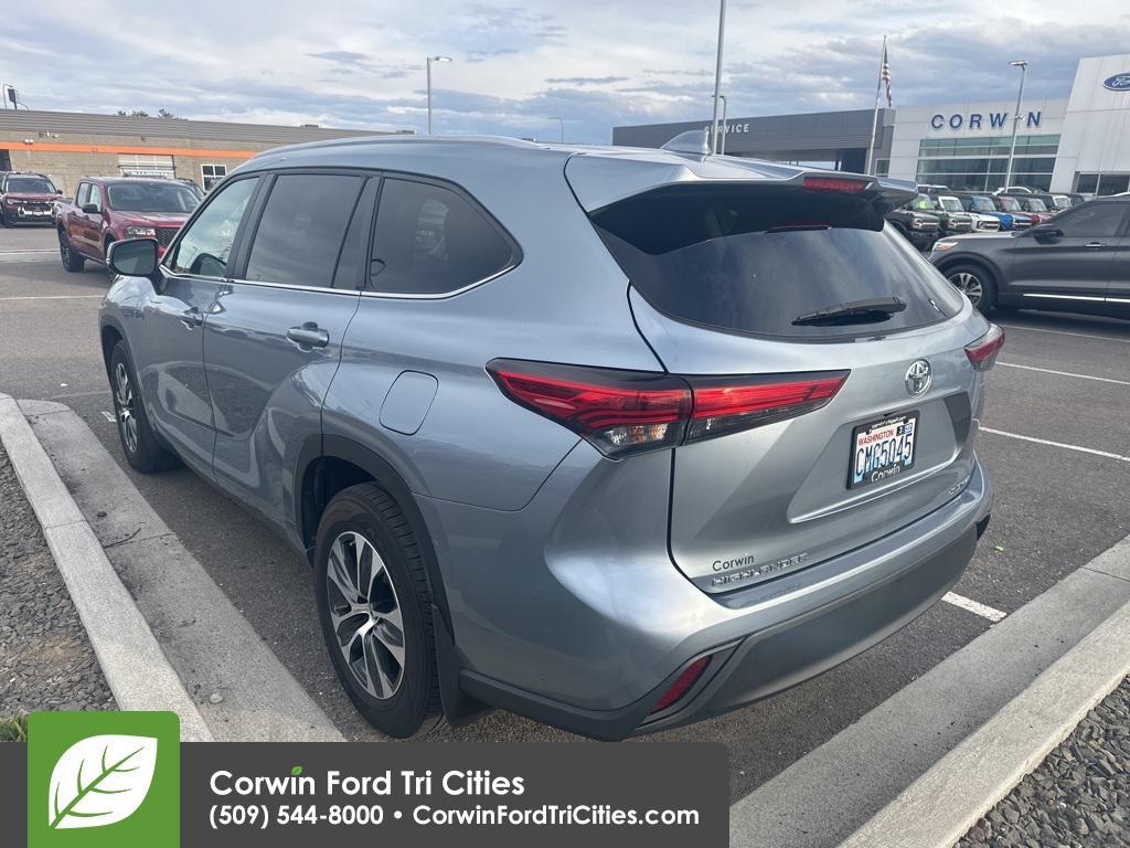 used 2023 Toyota Highlander car, priced at $36,989