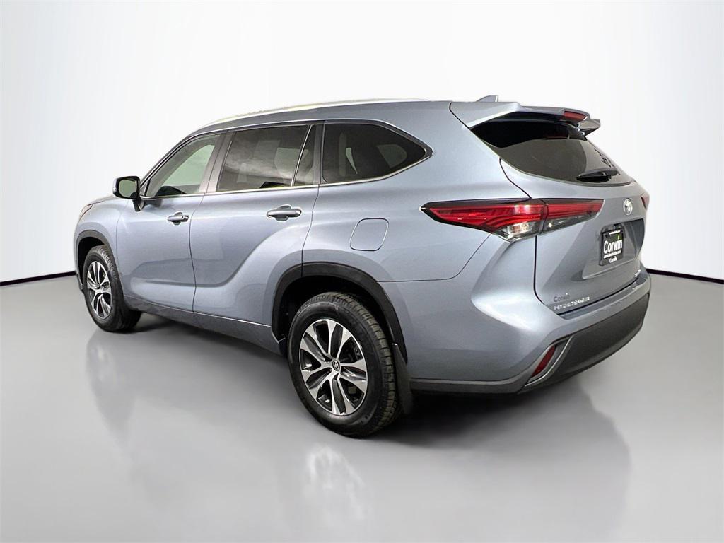 used 2023 Toyota Highlander car, priced at $36,989