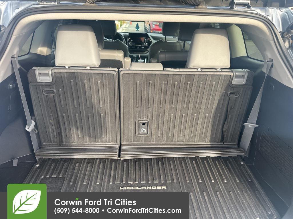used 2023 Toyota Highlander car, priced at $36,989