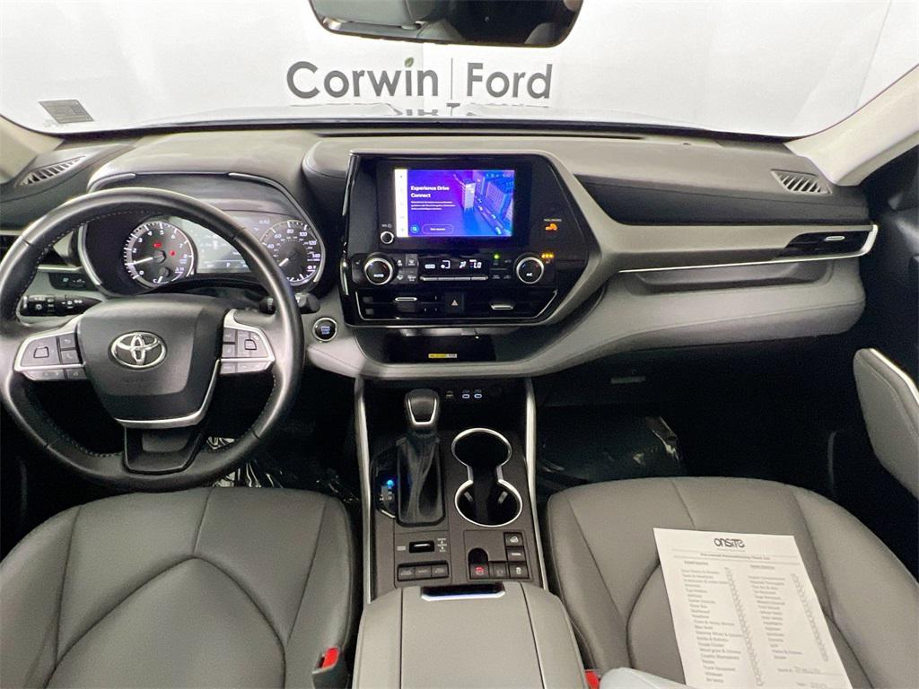 used 2023 Toyota Highlander car, priced at $36,989