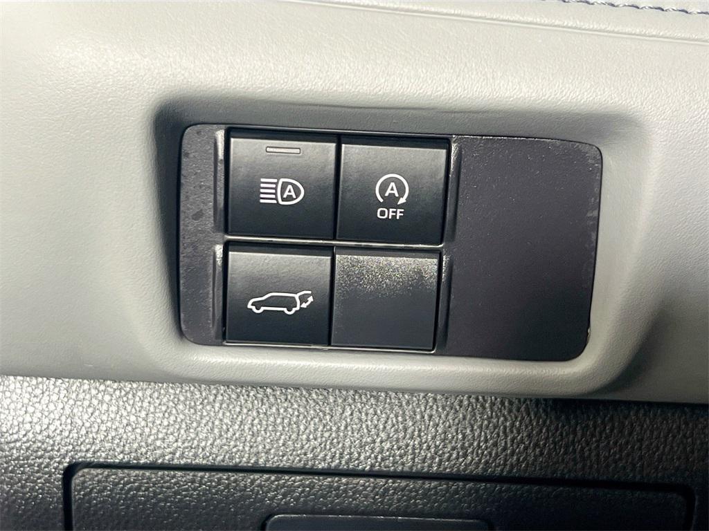 used 2023 Toyota Highlander car, priced at $36,989