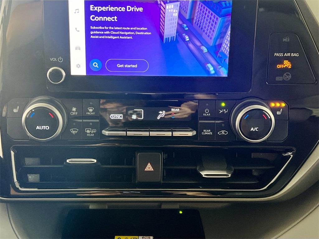 used 2023 Toyota Highlander car, priced at $36,989