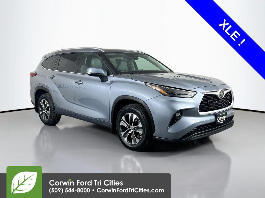 used 2023 Toyota Highlander car, priced at $36,498