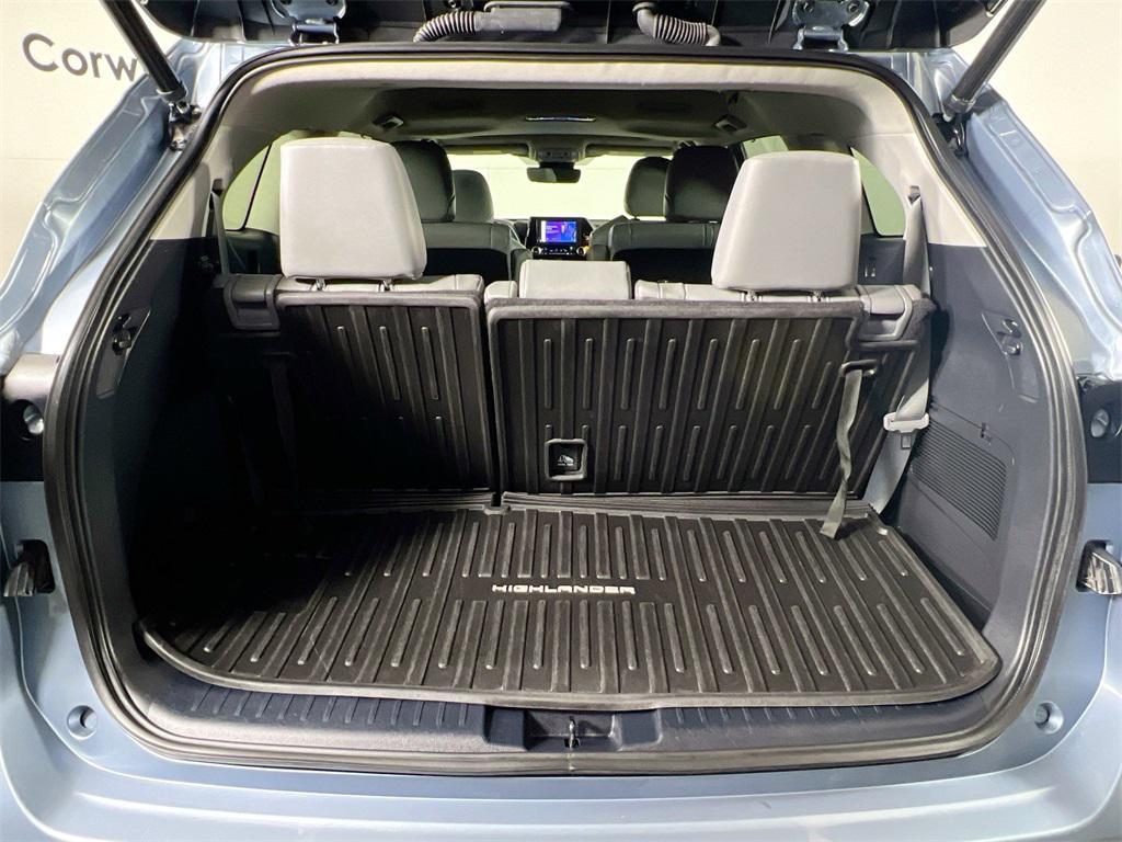 used 2023 Toyota Highlander car, priced at $36,989
