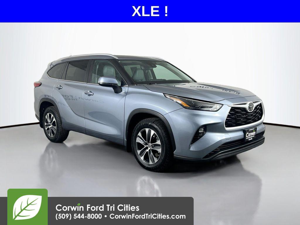 used 2023 Toyota Highlander car, priced at $36,989