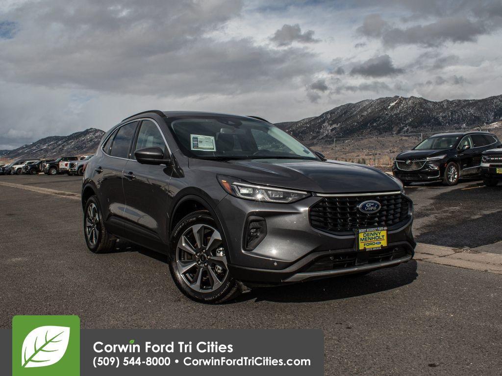 used 2024 Ford Escape car, priced at $29,999