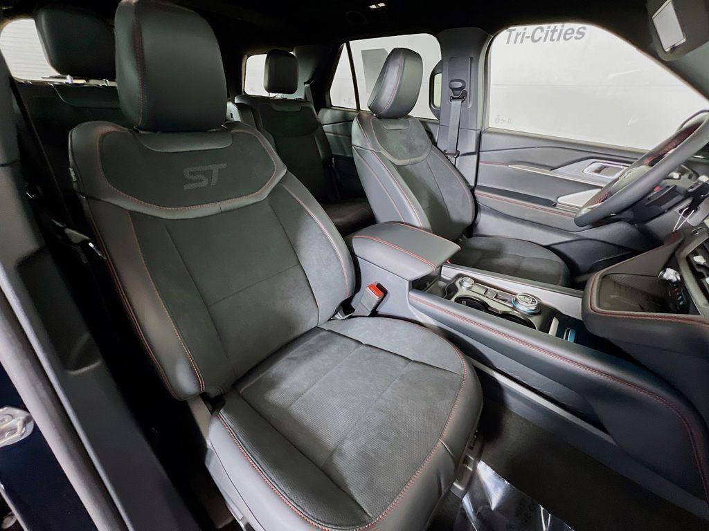 new 2025 Ford Explorer car, priced at $57,963