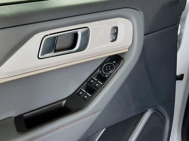 new 2025 Ford Explorer car, priced at $40,656