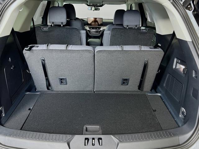 new 2025 Ford Explorer car, priced at $40,656