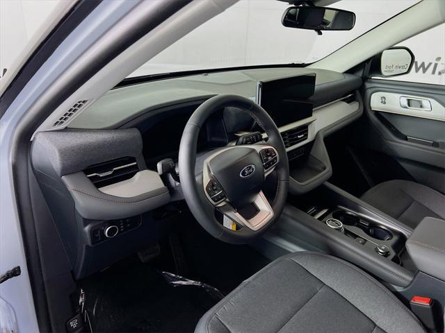 new 2025 Ford Explorer car, priced at $40,656