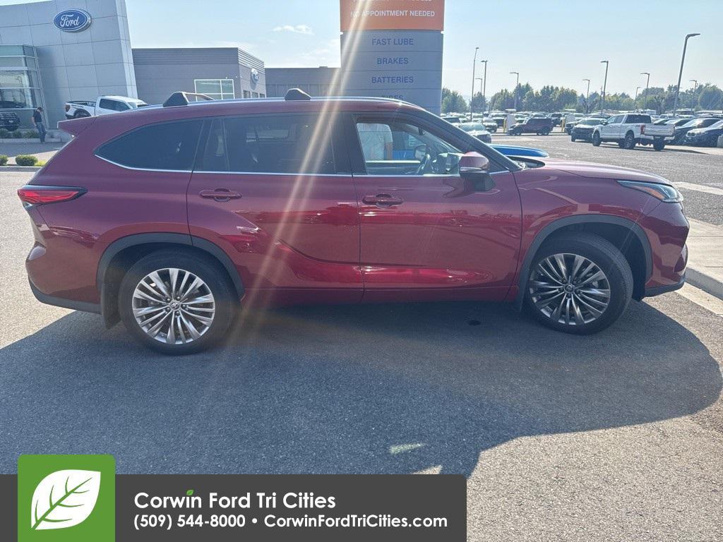 used 2022 Toyota Highlander car