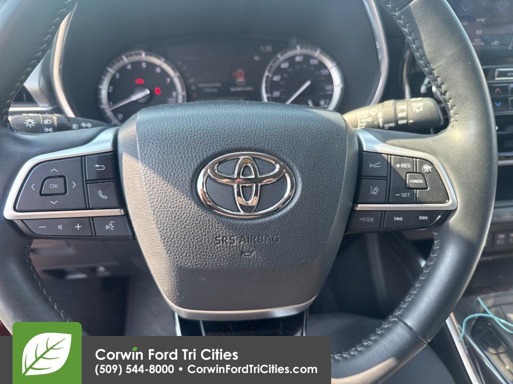 used 2022 Toyota Highlander car