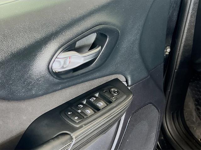 used 2015 Jeep Cherokee car, priced at $11,444
