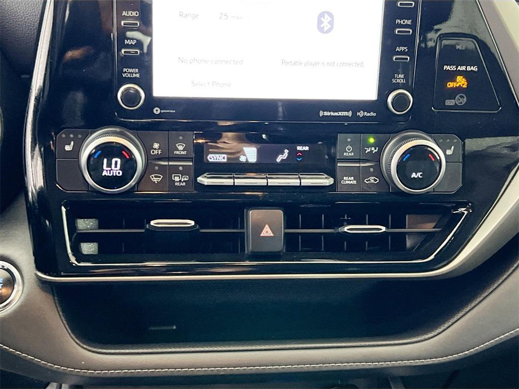 used 2022 Toyota Highlander car, priced at $38,255