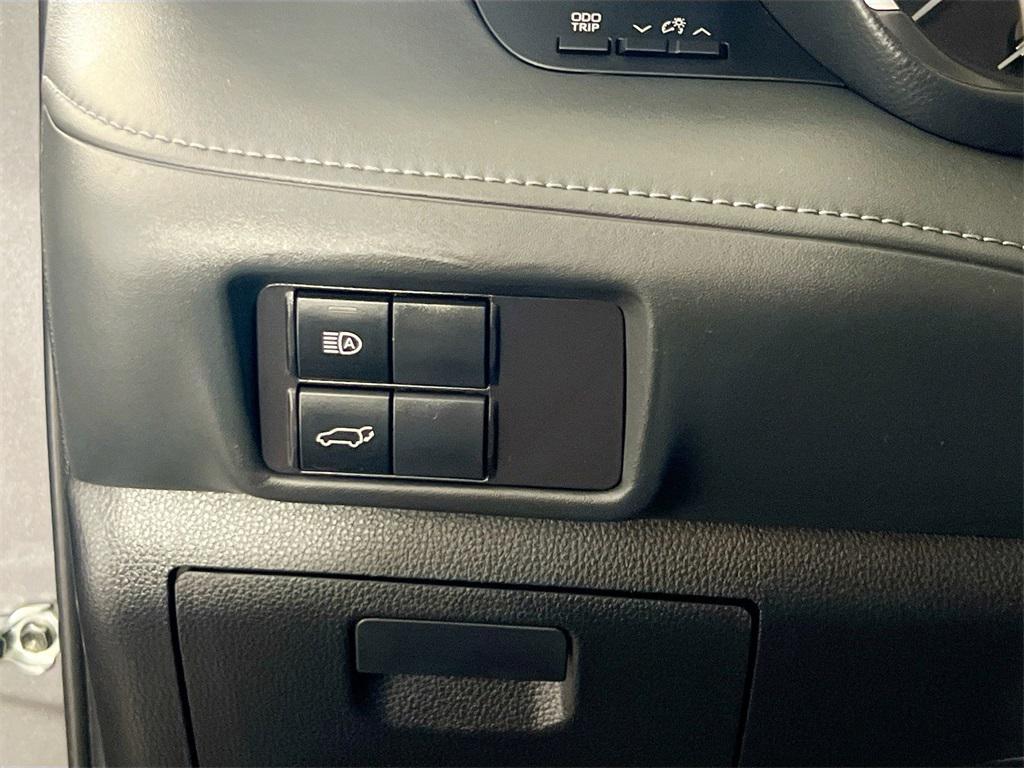 used 2022 Toyota Highlander car, priced at $38,255