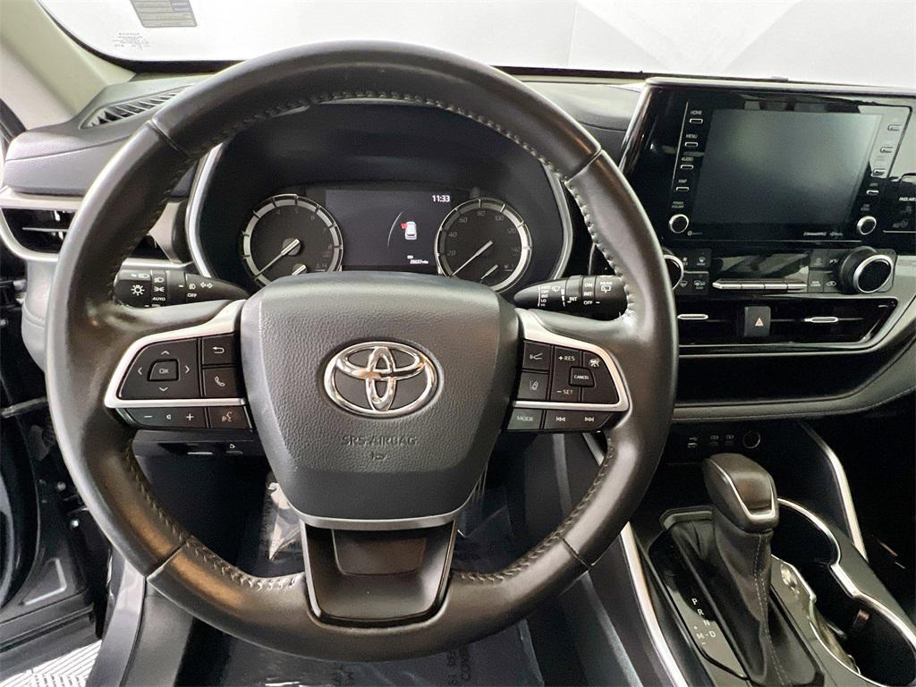 used 2022 Toyota Highlander car, priced at $38,255