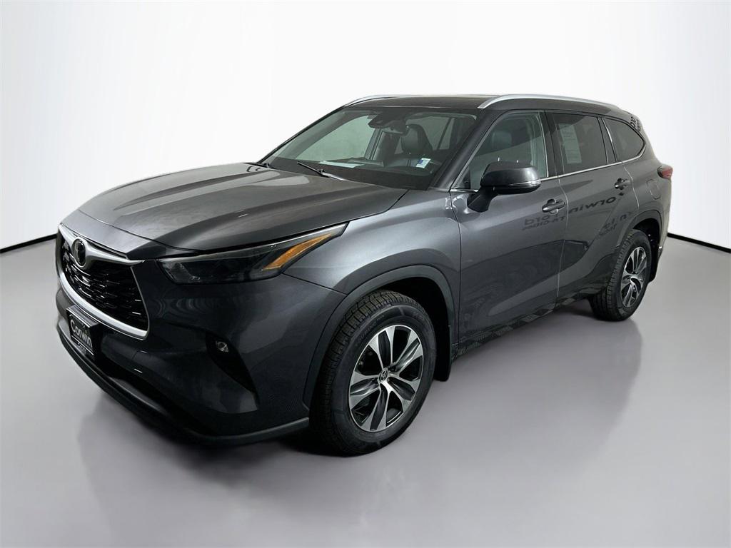 used 2022 Toyota Highlander car, priced at $38,255