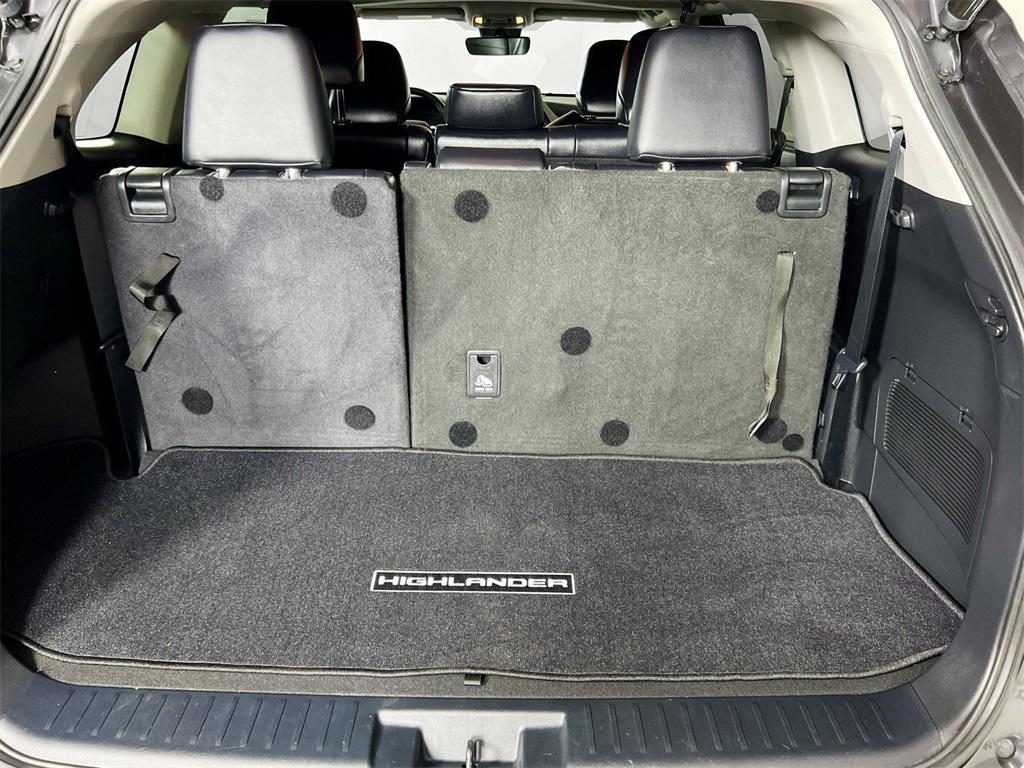 used 2022 Toyota Highlander car, priced at $38,255