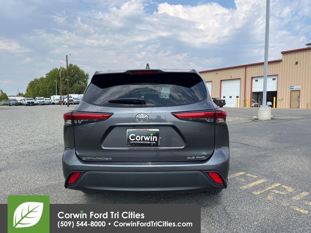 used 2022 Toyota Highlander car, priced at $38,655