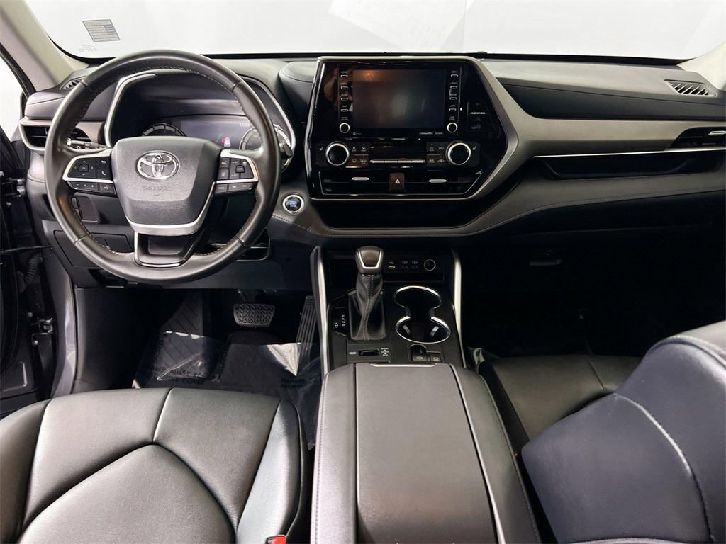 used 2022 Toyota Highlander car, priced at $38,255