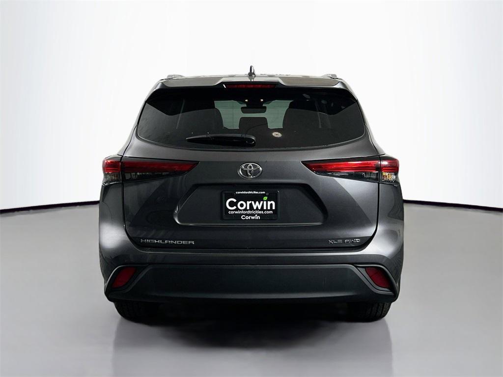 used 2022 Toyota Highlander car, priced at $38,255