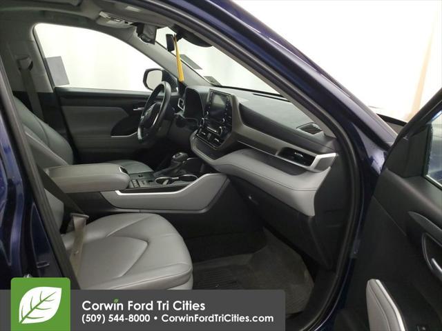 used 2021 Toyota Highlander Hybrid car, priced at $32,500