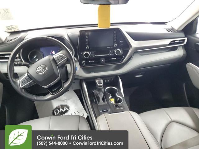 used 2021 Toyota Highlander Hybrid car, priced at $32,500