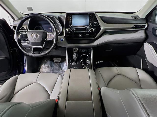 used 2021 Toyota Highlander Hybrid car, priced at $29,999