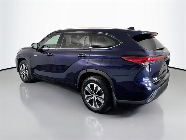 used 2021 Toyota Highlander Hybrid car, priced at $29,999