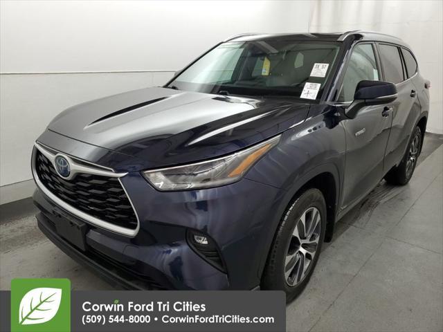 used 2021 Toyota Highlander Hybrid car, priced at $32,500