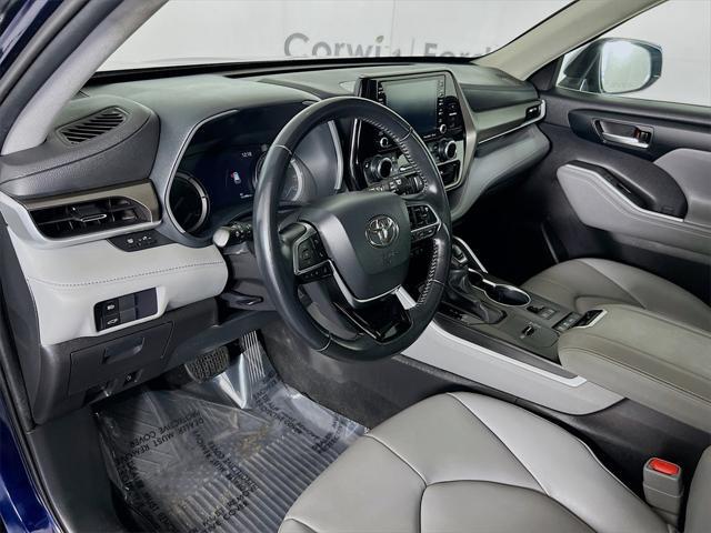 used 2021 Toyota Highlander Hybrid car, priced at $29,999