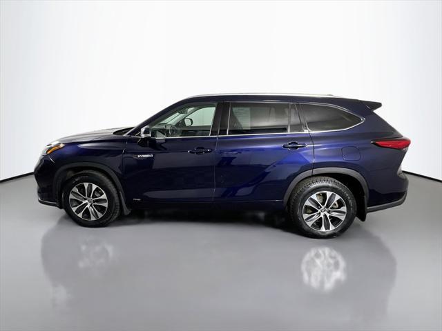 used 2021 Toyota Highlander Hybrid car, priced at $29,999