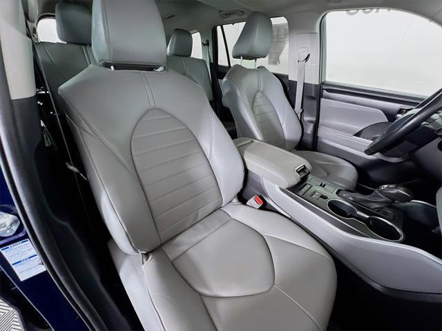 used 2021 Toyota Highlander Hybrid car, priced at $29,999