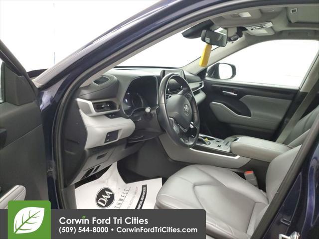used 2021 Toyota Highlander Hybrid car, priced at $32,500