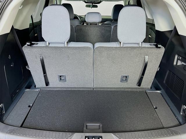 new 2025 Ford Explorer car, priced at $40,311