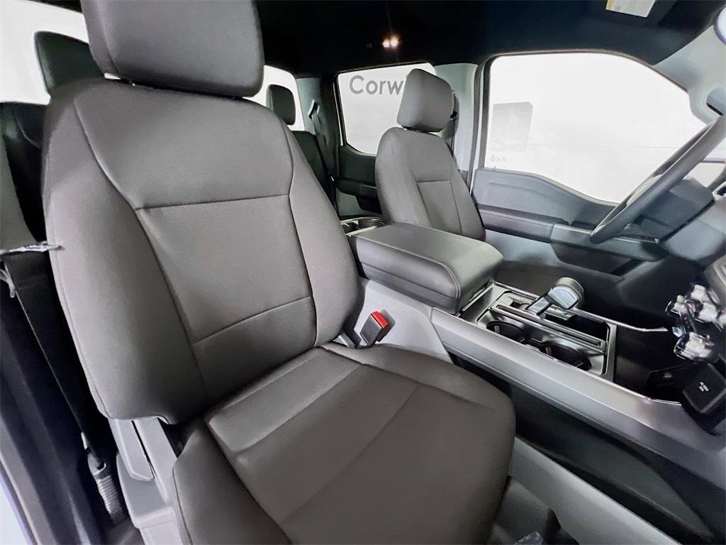 new 2025 Ford F-150 Lightning car, priced at $52,515