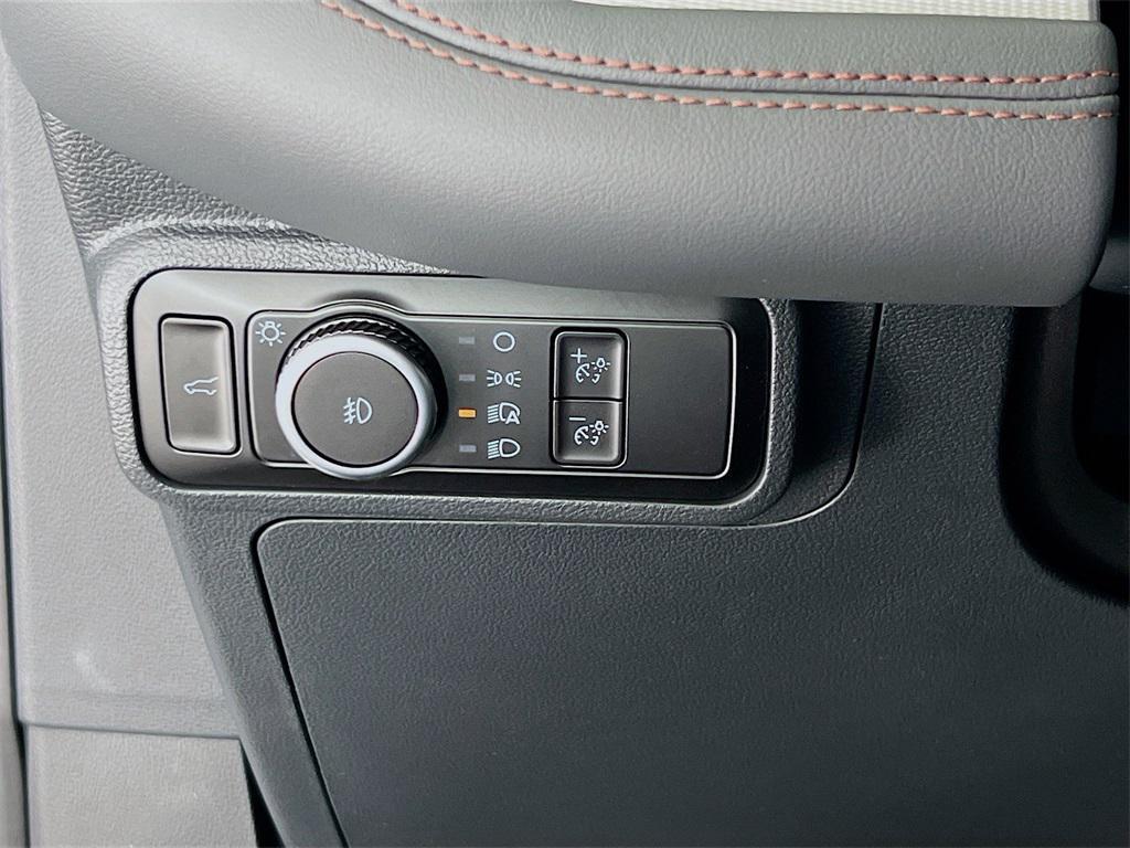 new 2025 Ford Explorer car, priced at $46,377