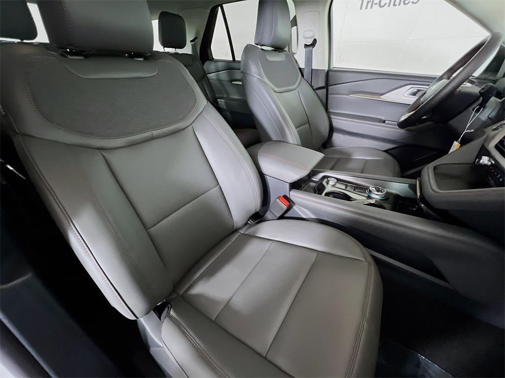 new 2025 Ford Explorer car, priced at $46,377
