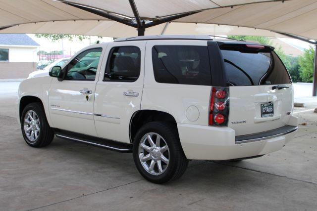 used 2014 GMC Yukon car, priced at $22,988